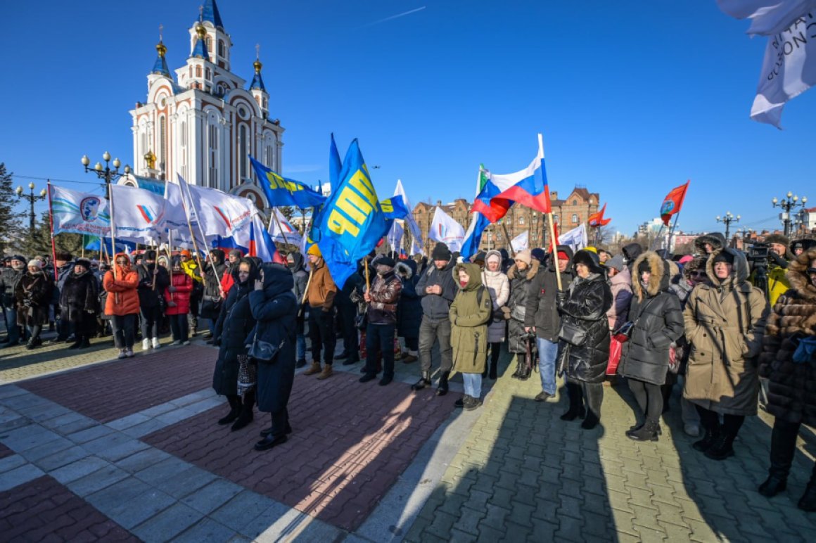 Митинг-концерт «Слава защитникам Отечества» прошел сегодня в Хабаровске