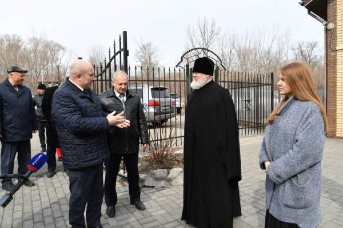 Мэр Хабаровска Сергей Кравчук познакомился с проектом «Русский мир на базе КАФ» во время визита в храм Александра Невского