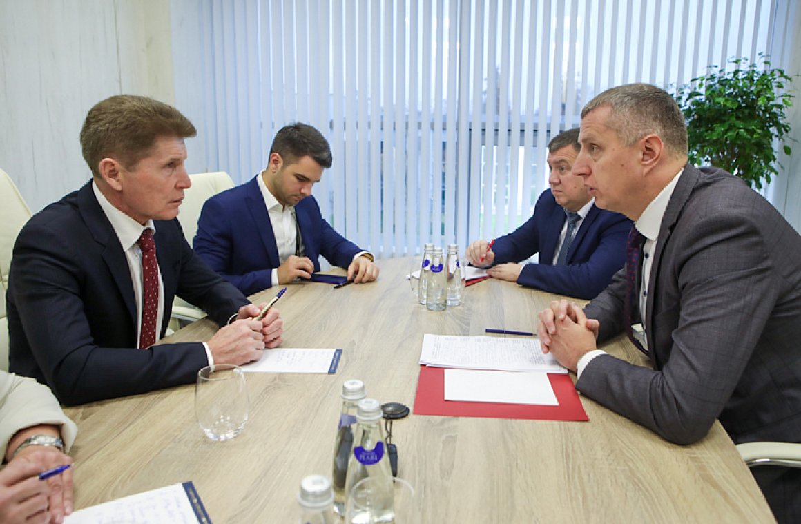 Губернатор Приморья провёл рабочую встречу с послом Республики Беларусь в России