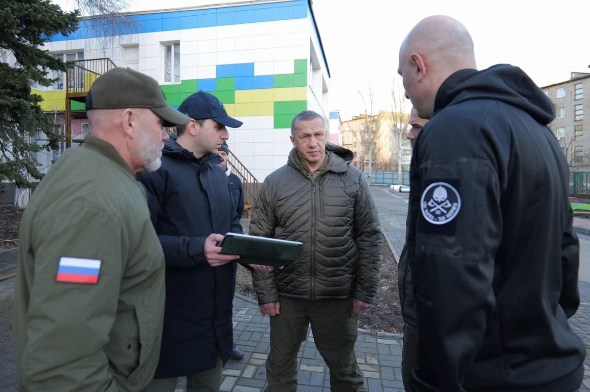 Юрий Трутнев проверил темпы восстановления подшефных территорий в ДНР