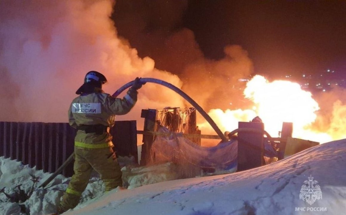 Домашние животные погибли в ночном пожаре в Магадане - Сопки - Главное из  жизни Дальнего Востока