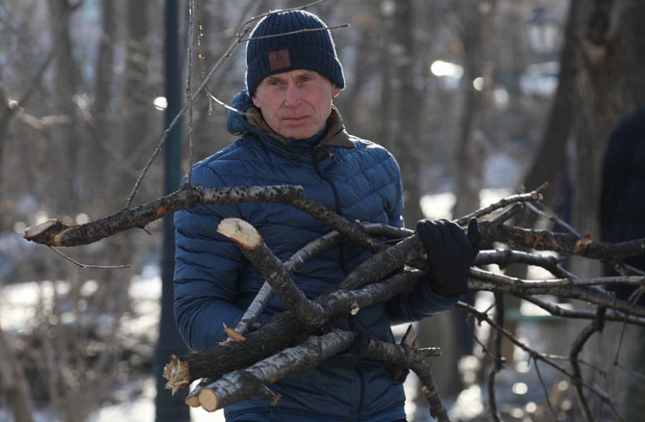 "Он может разбить новый сквер и подарить его городу Владивостоку" - Олег Кожемяко сказал, как Игорь Хрущев искупит вину