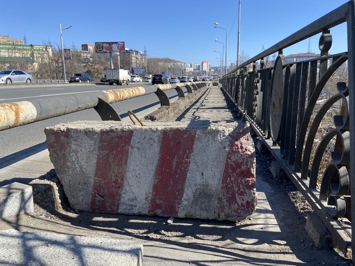 ВПЭС залатает дыры во Владивостоке после зимы