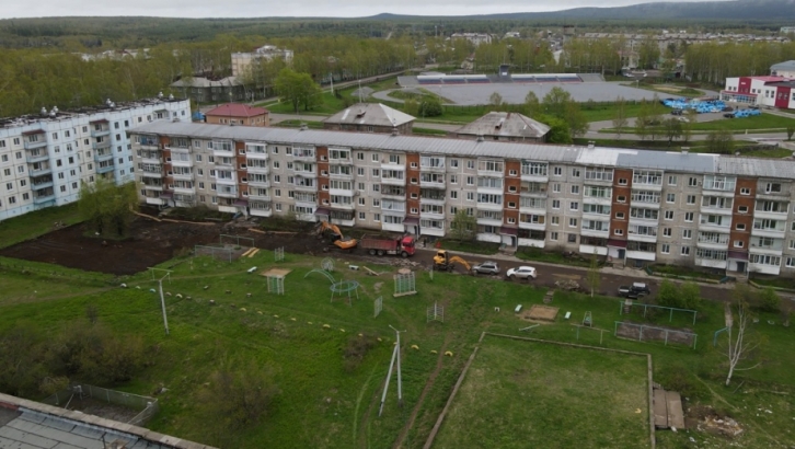 Семь территорий начали благоустраивать в Советской Гавани по программе «1000 дворов»