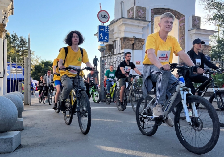 Массовый велопробег «Велоночь Победы» прошел в Хабаровске